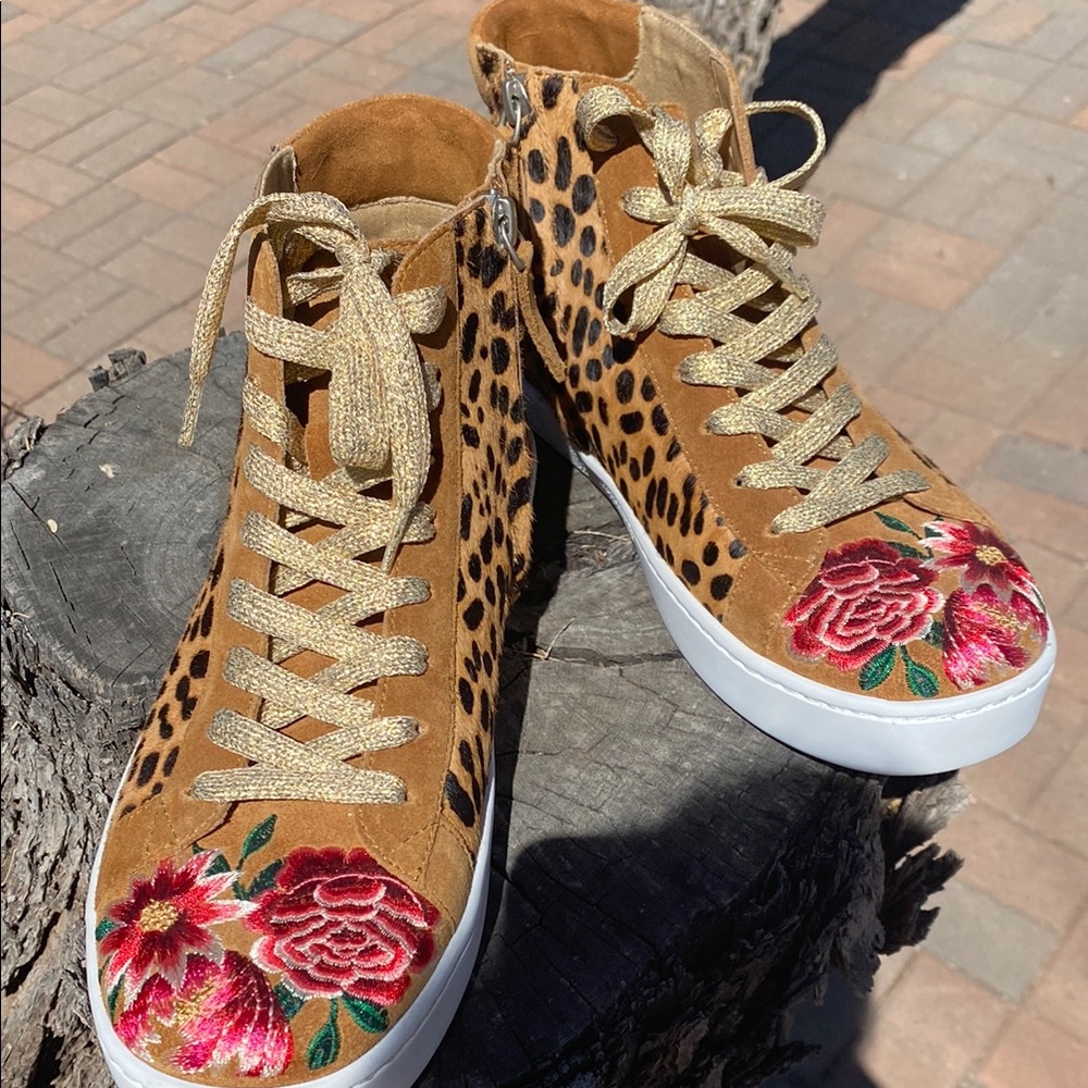 Johnny Was. In excellent conditionNEW  😊High-Top Sneakers with Unique Design .